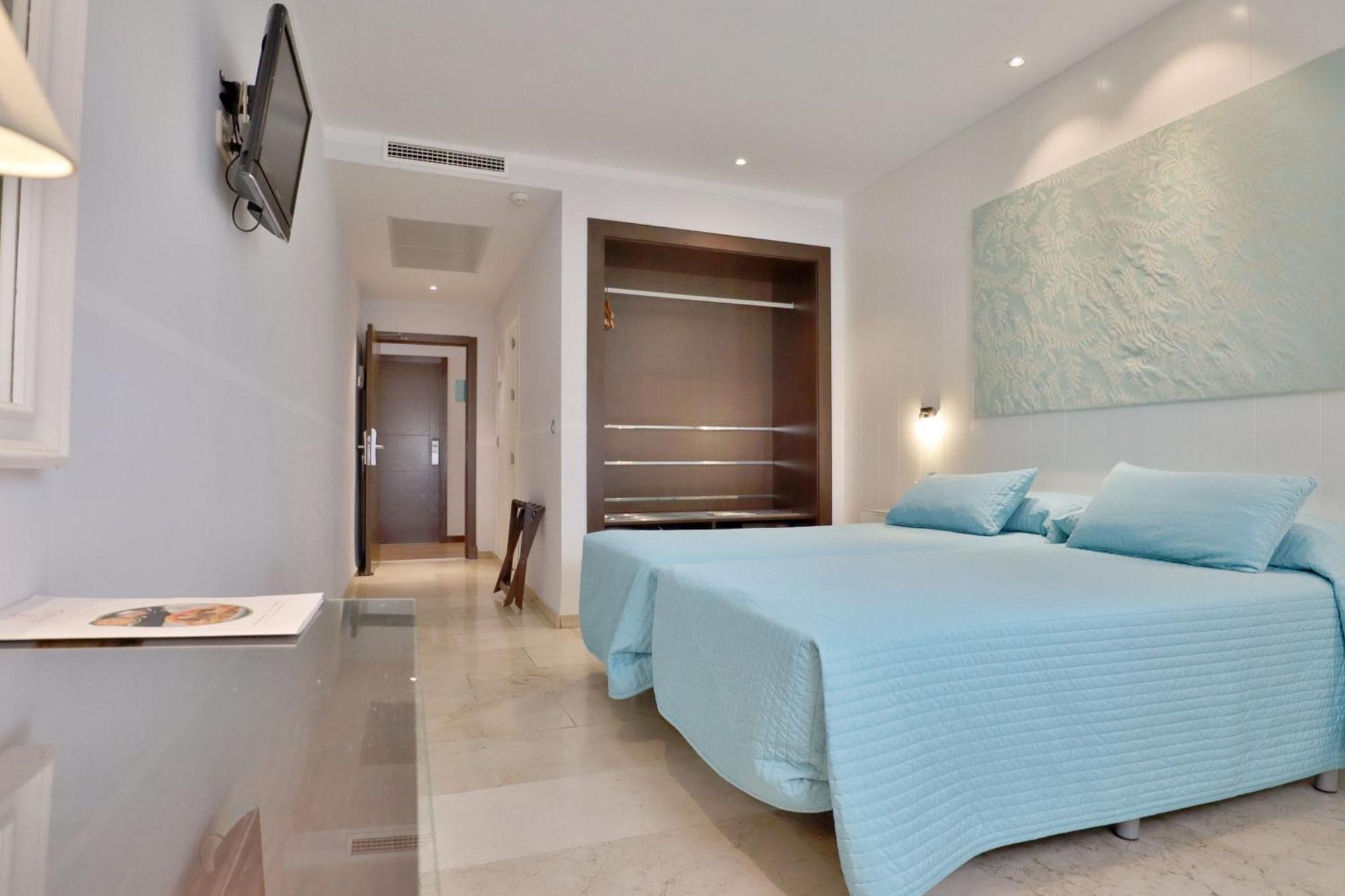 Hotel Oasis Cordoba Oda fotoğraf